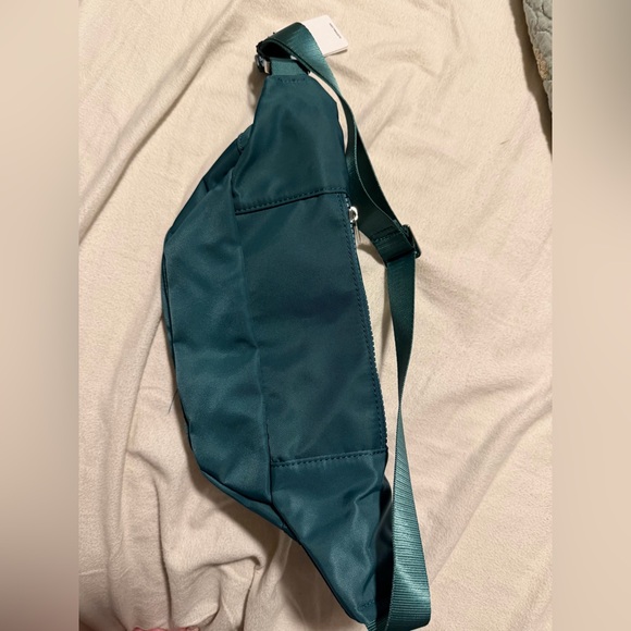 ALO Yoga Explorer Bag Winter Ivy - Picture 5 of 5